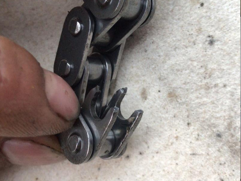 確かに、ここにトラックでタイミングチェーンが故障したときに発生する可能性のある症状の翻訳があります。